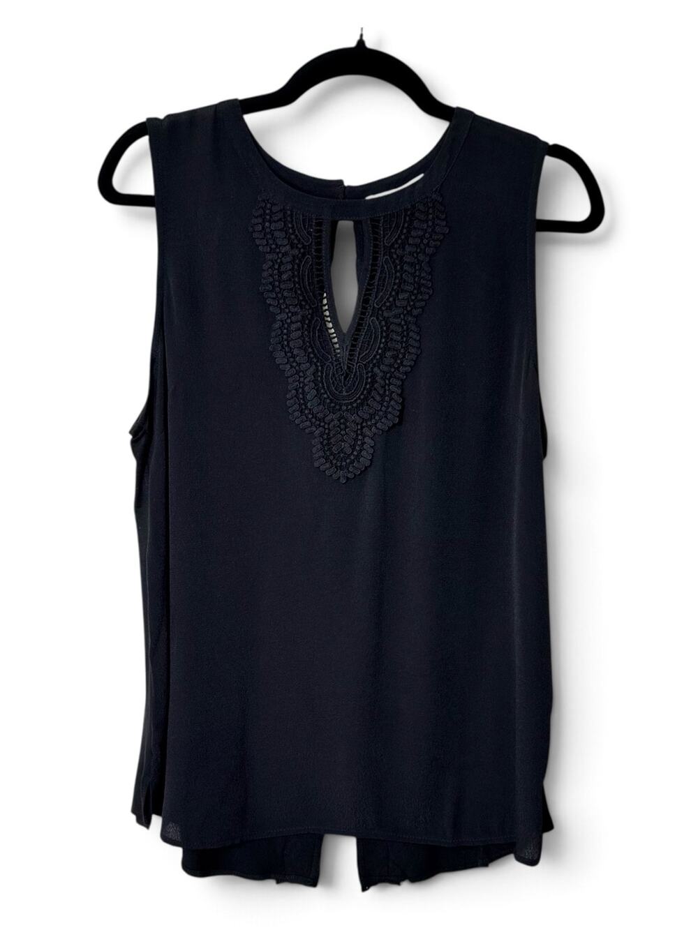 NWT Daniel Rainn Quin Keyhole Crochet Blouse - Stitch Fix Exclusive Size Large